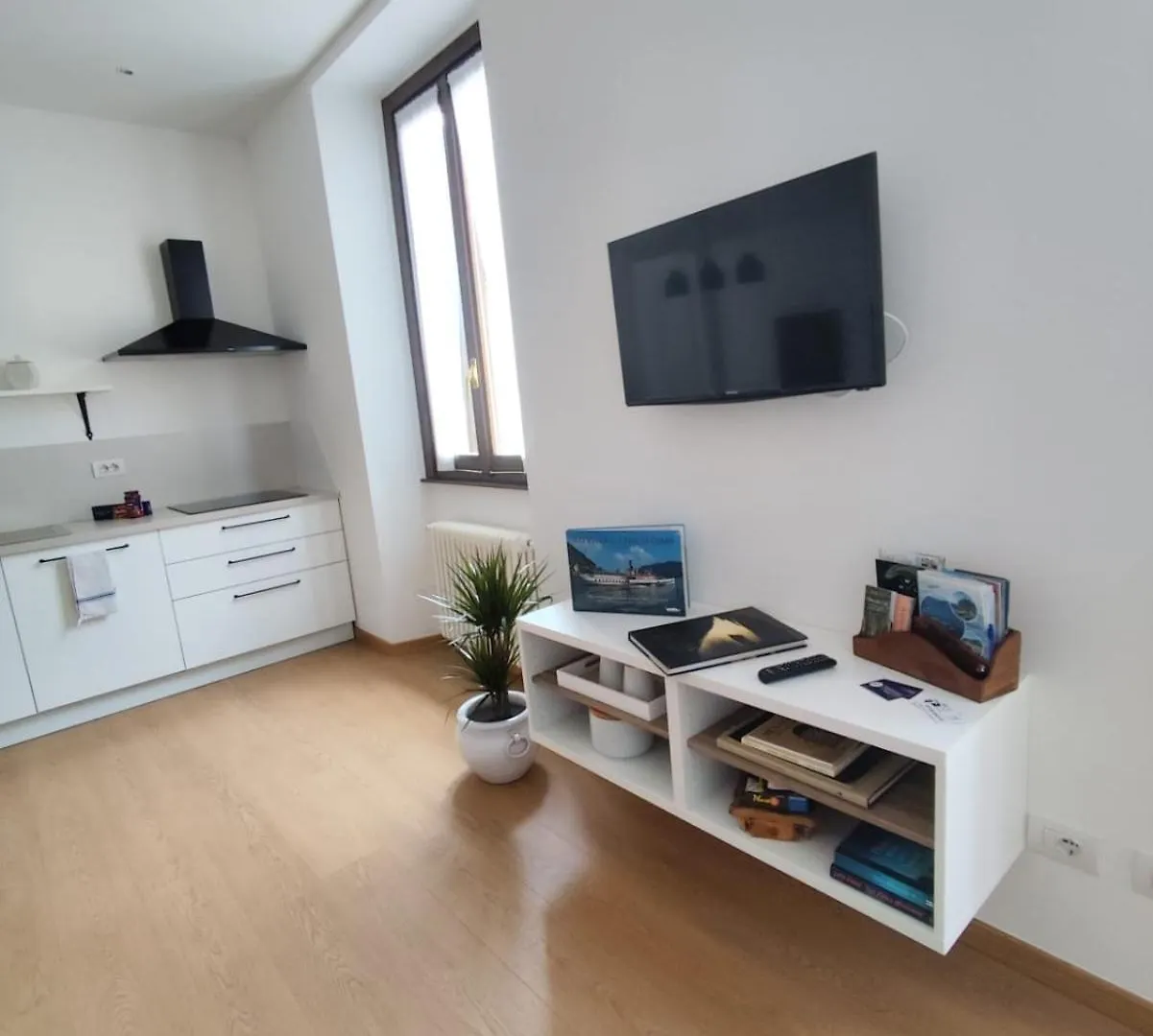 Casa Margherita, Nuovo Appartamento In Centro メナッジョ イタリア